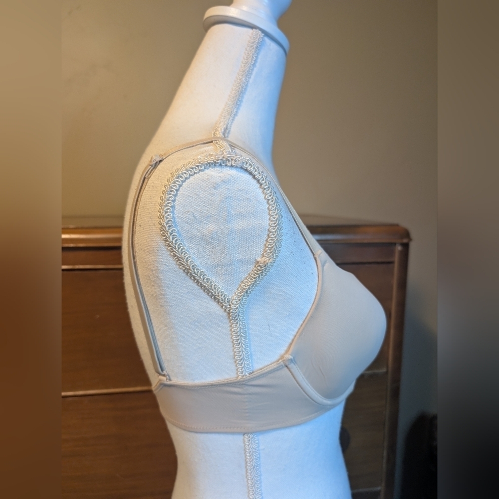 PINK VICTORIA'S SECRET Everyday T-shirt Bra Nude SIZE 32D - Picture 8 of 12